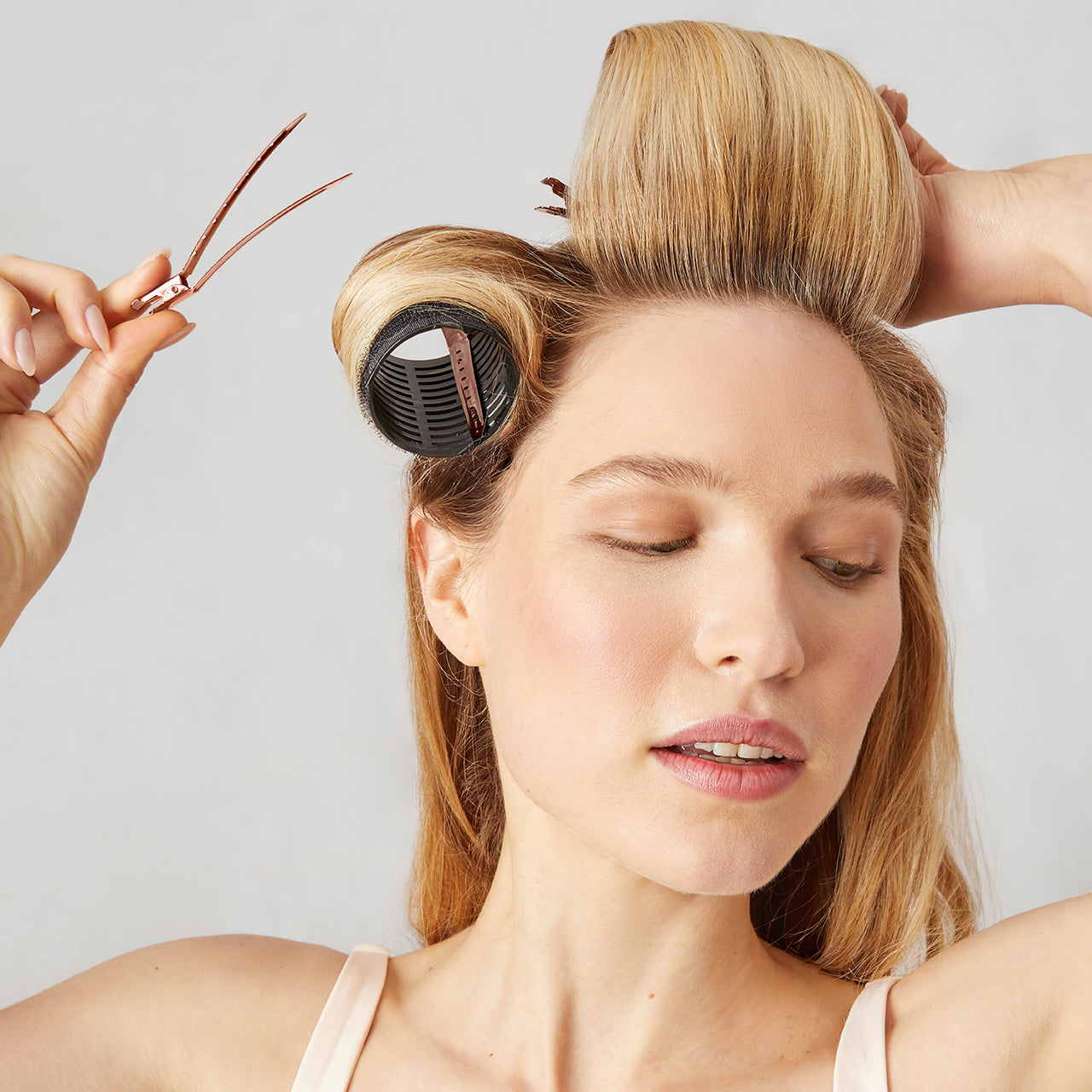 0331-KitschxHairByChrissy-CeramicThermalRollers-StylingClips-Model-4-1280x1280px_bc05e6ee-8b7c-461b-81d4-5736e2072272.jpg