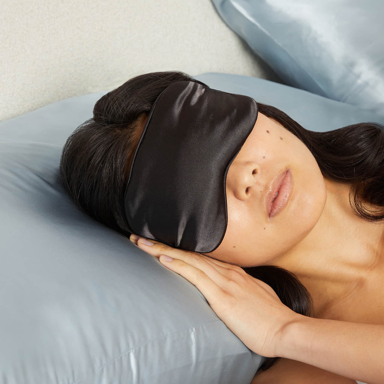 4864-SatinLavenderWeightedEyeMask-Sleep-Model-2-1280x1280px.jpg