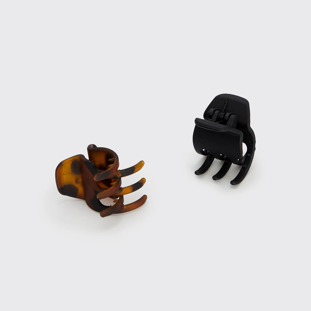 4888-EcoFriendly-MediumClawClips-2pc-Hair-Black_Tort-2-1280x1280px.jpg