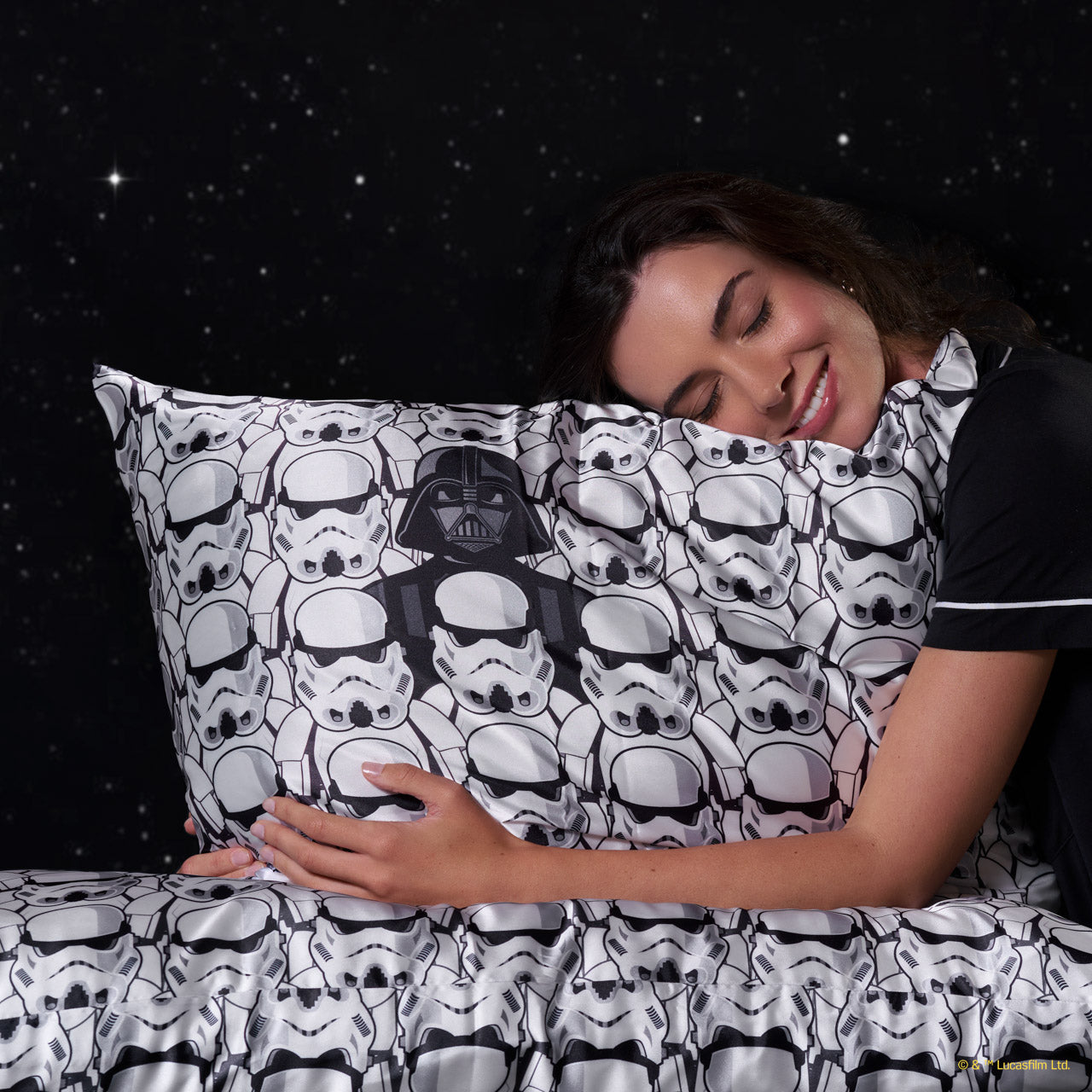 504360-504377-StarWarsxKitsch-Standard_KingPillowcase-DarthVader_Stormtroopers-Model-1280x1280px.jpg