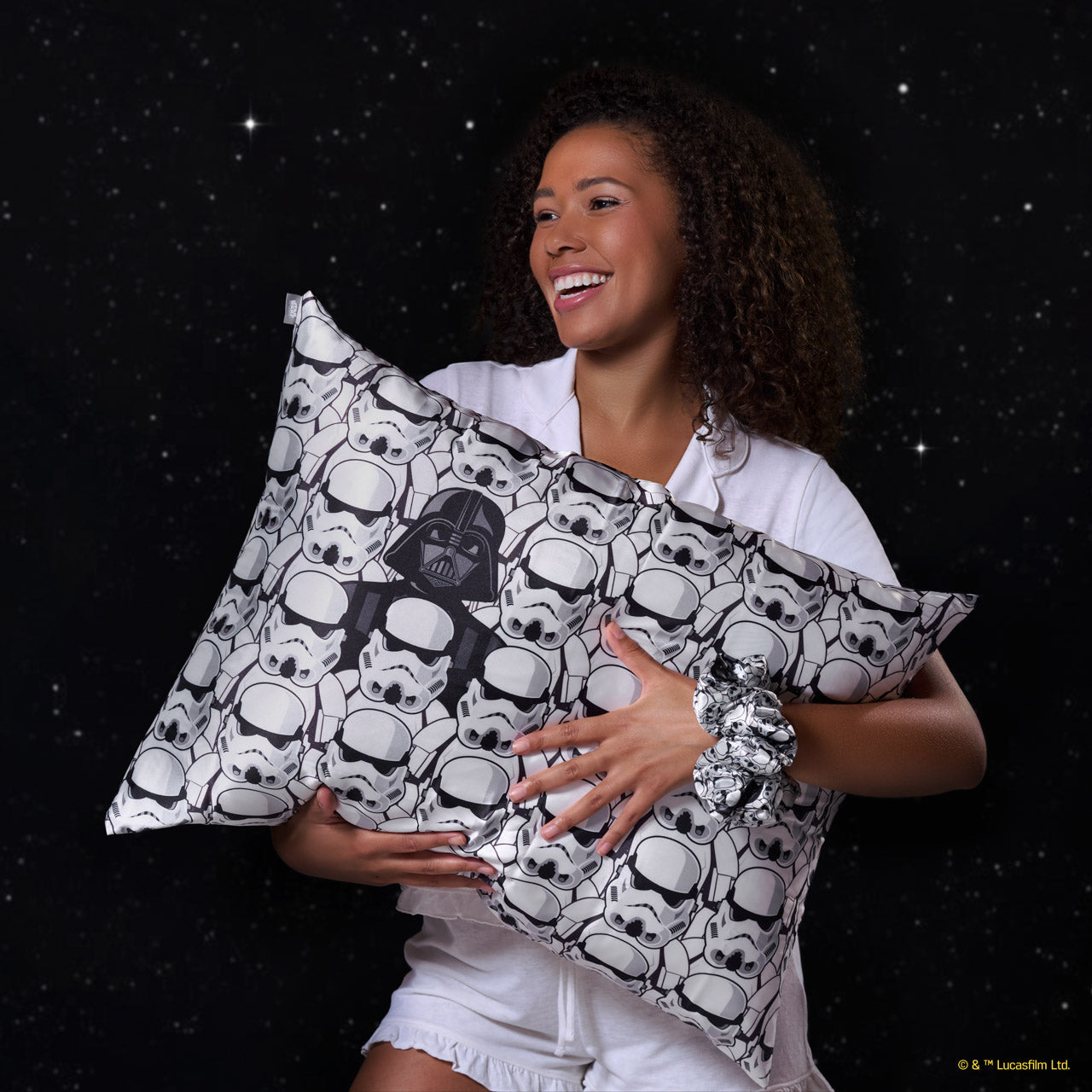 504360-504483-StarWarsxKitsch-StandardPillowcase-DarthVader_Stormtroopers-PillowScrunchies-R2-D2_Stormtroopers-Model-1280x1280px.jpg