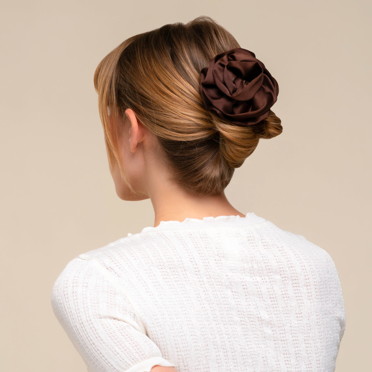 508603-SatinRosetteMediumFlatCloudClip-TrendHairAccessories-Chocolate-Model-Hair-2-1280x1280px.jpg