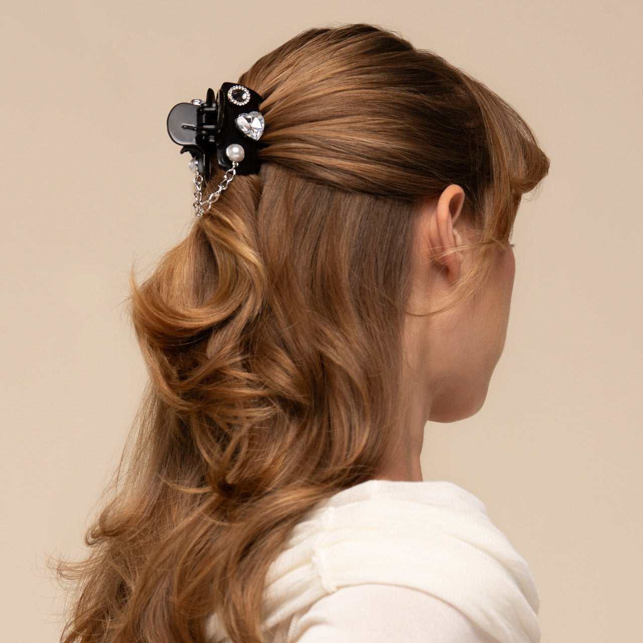 509167-KitschPop-Charms_CloudClip-7pc-Set-Vintage-Black-Model-2-1280x1280px-1.jpg