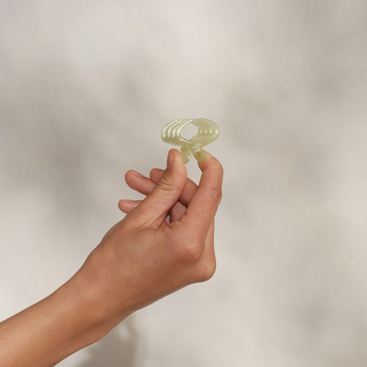 509259-CoastalCottage-MiniJellyCloudClips-8pc-PearlizedCream_ButterYellow-Model-4-1280x1280px.jpg