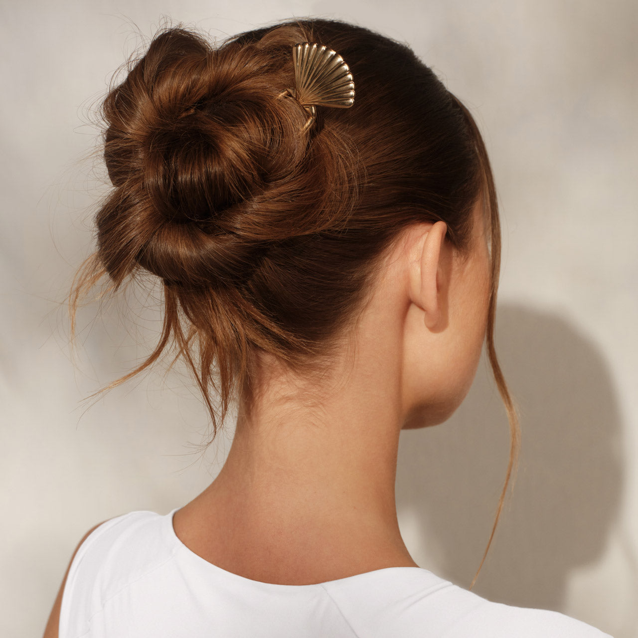 509303-CoastalCottage-MetalClamShell-FrenchHairPin-Gold-Model-2-1280x1280px.jpg