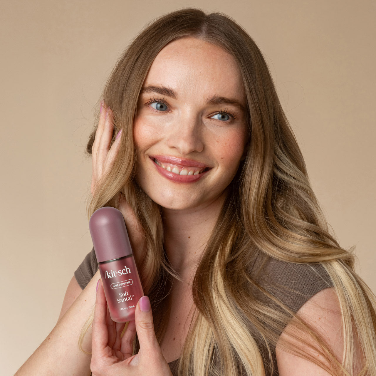 512785-SoftSantal-HairPerfume-Fragrance-Model-4-1280x1280px.jpg