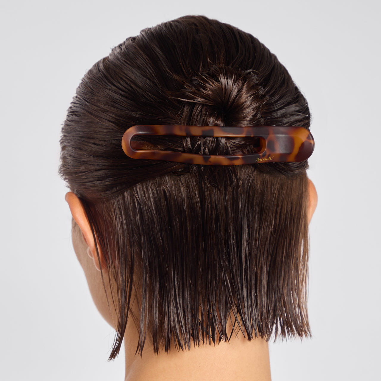 60008-RecycledPlastic-FlatLayClawClipCurved-2pc-Model-Hair-Black_Tort-1280x1280px_1.jpg