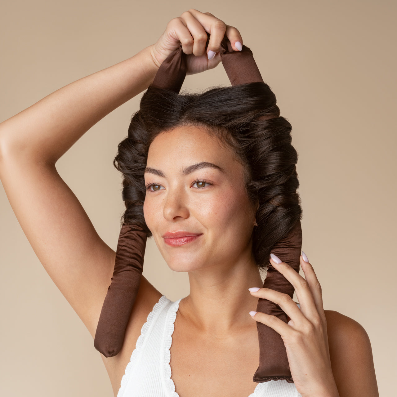 62415-XL-SatinHeatlessCurlingSet-3pc-Model-Sleep-Chocolate-21-1280x1280px.jpg