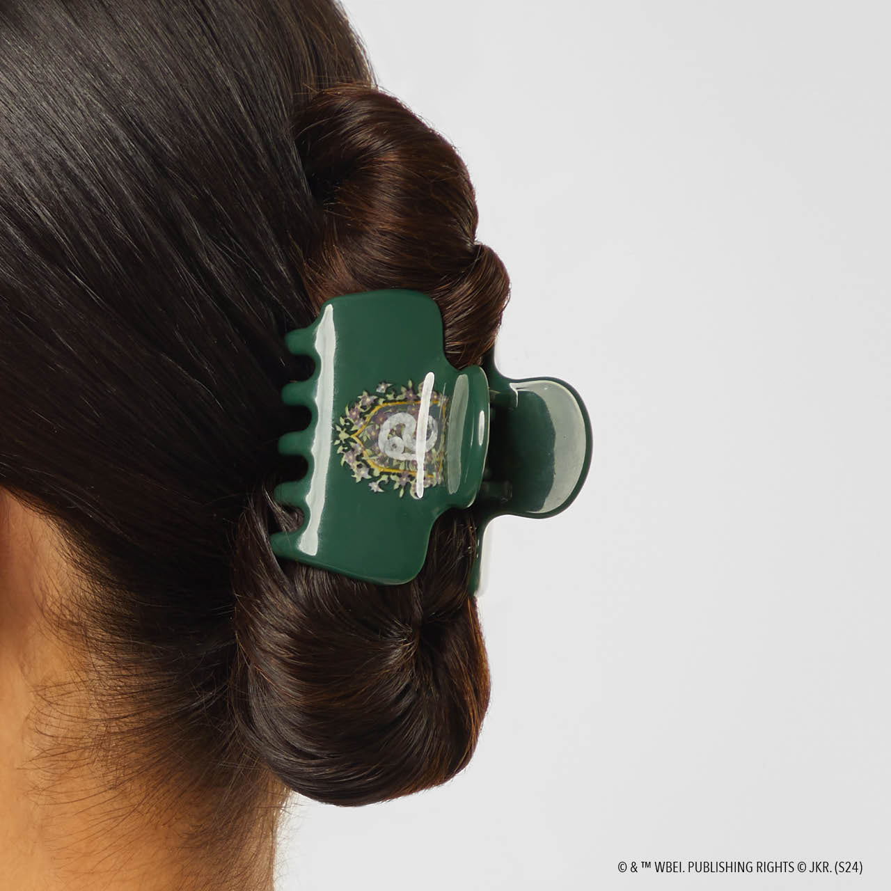 65171-HarryPotterxKitsch-RecycledPlasticClawClip-1pc-Slytherin-Model-1280x1280px.jpg