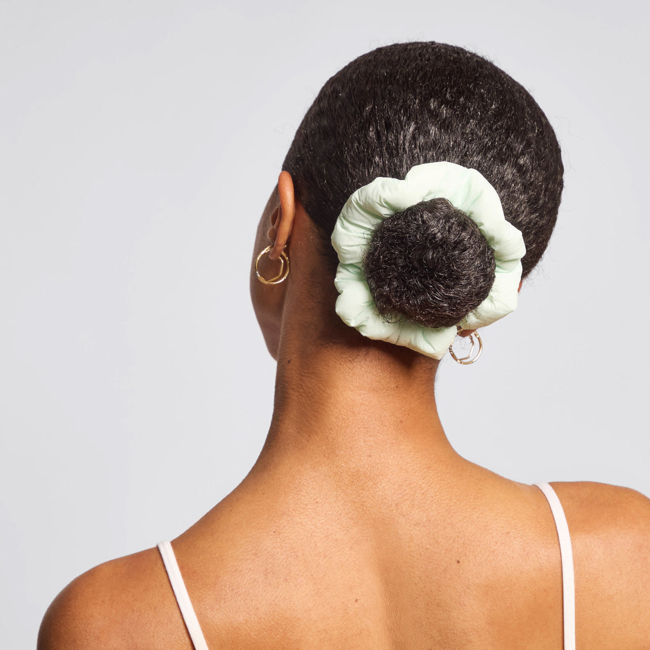 68882-CloudScrunchies-3pc-Hair-GardenBouquet-Model-2-1280x1280px.jpg
