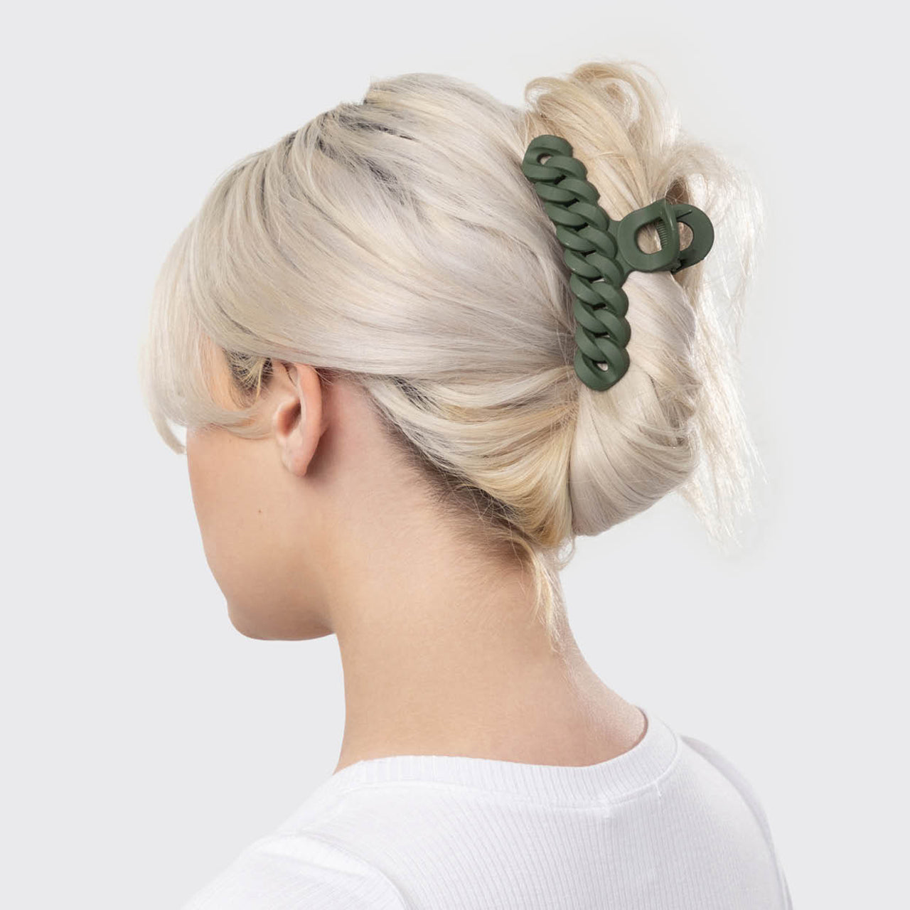 8589-Hair-lifestyle-recycled-clawClip-black_moss-3pc-2-1280x1280px.jpg
