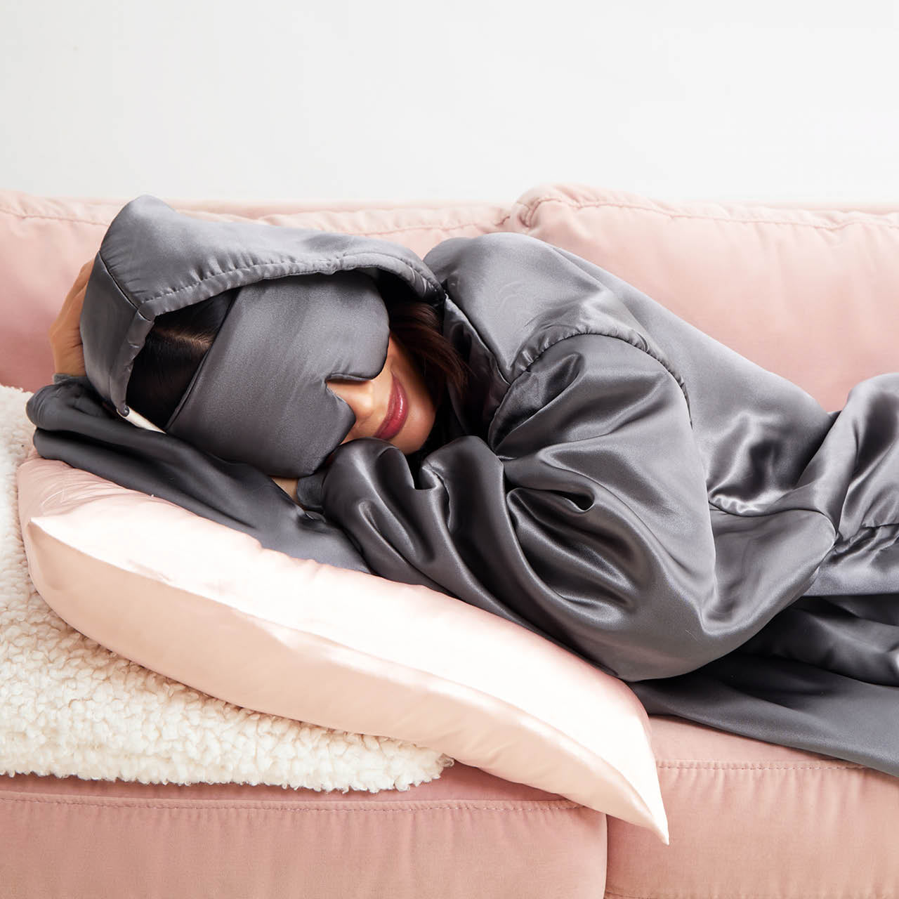 9494-6240-SatinGlazey-PillowEyeMask-Model-Sleep-Charcoal-2-1280x1280px-1.jpg