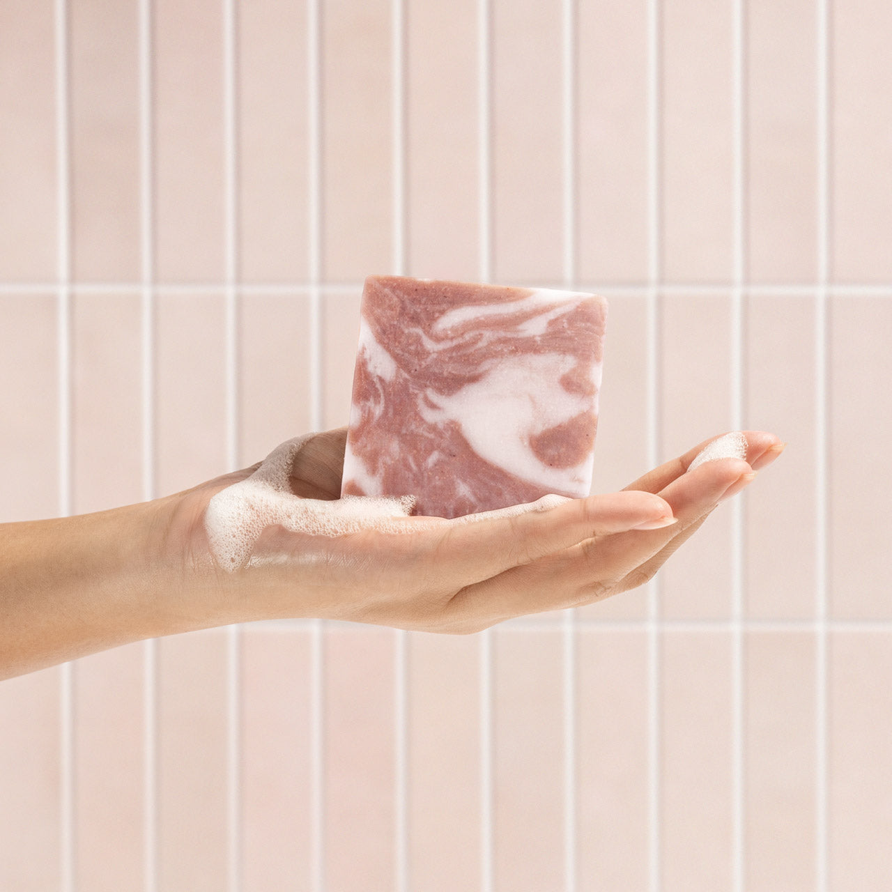 9852-CreativeProductShoot-SheaButterSolidBodyWashBar-BottleFreeBeauty-4-1280x1280px-1.jpg